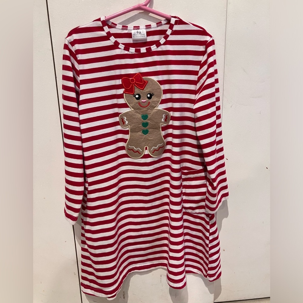 Cute little girls holiday dress!! 🎄